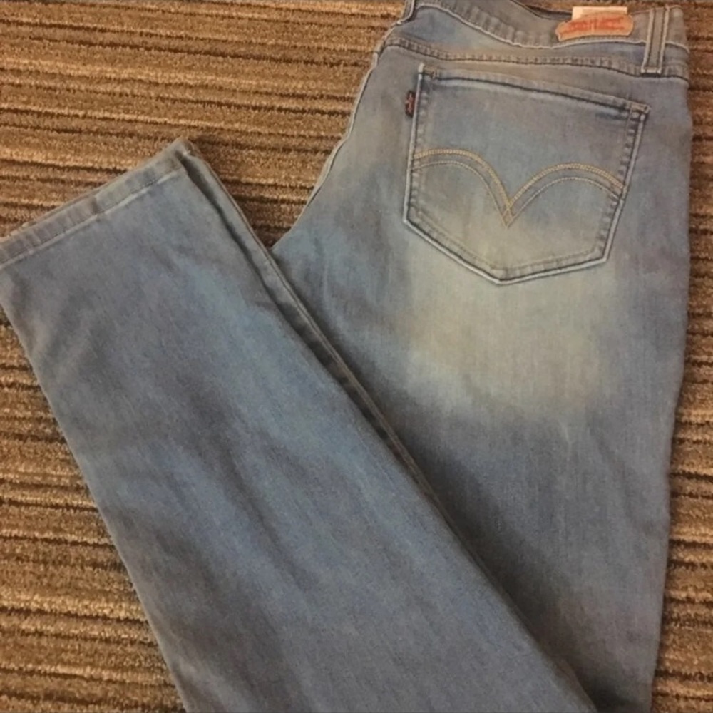Womens Levis